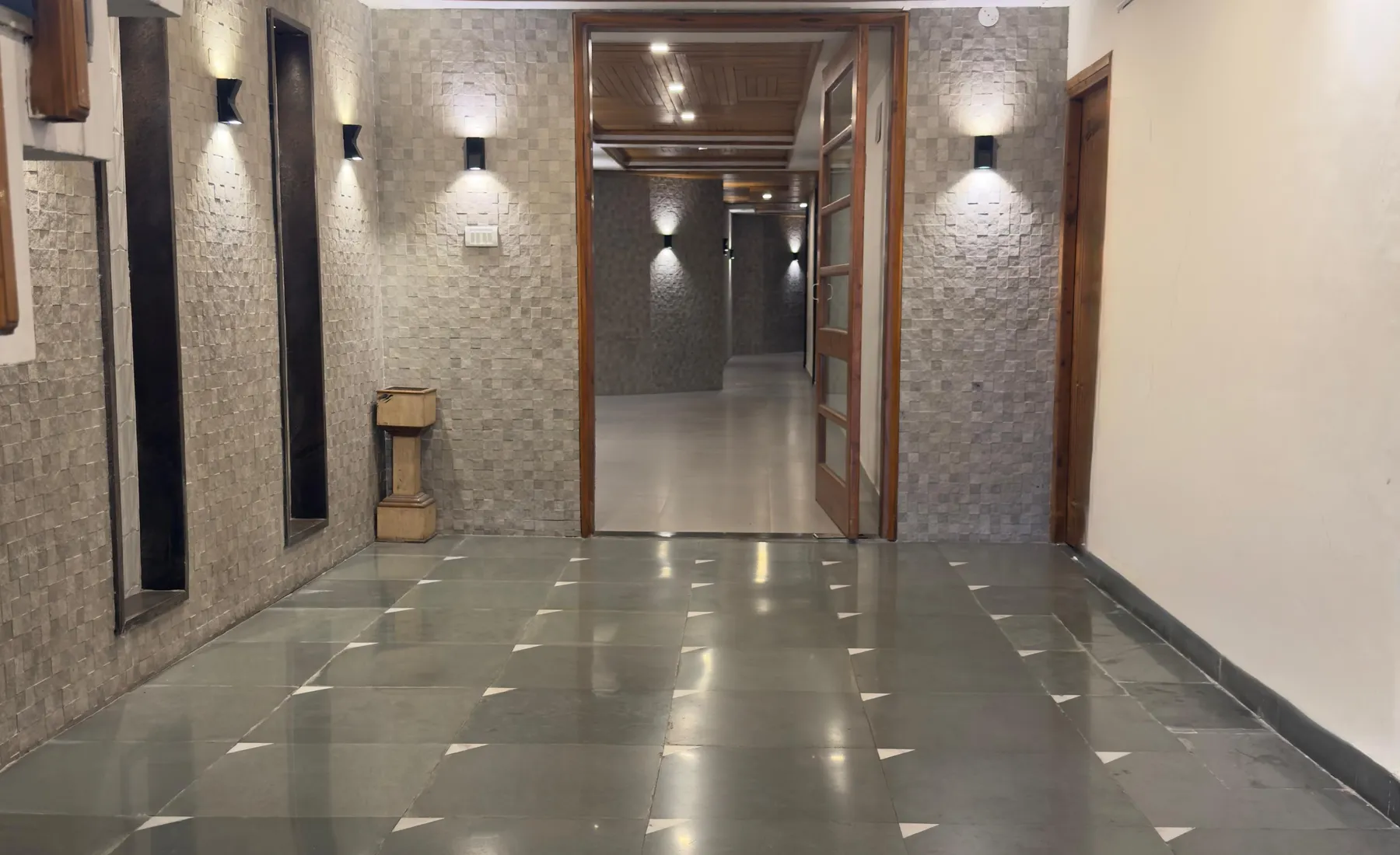 Interior passageway at Hotel Super Star, Dalhousie